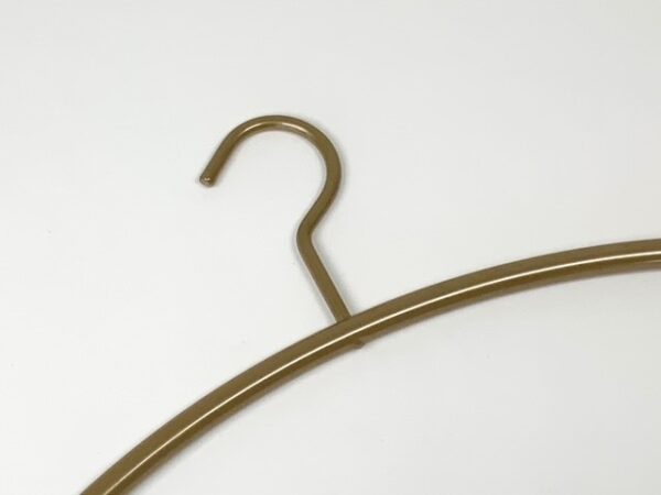 Kledinghanger in goud RAL 1036