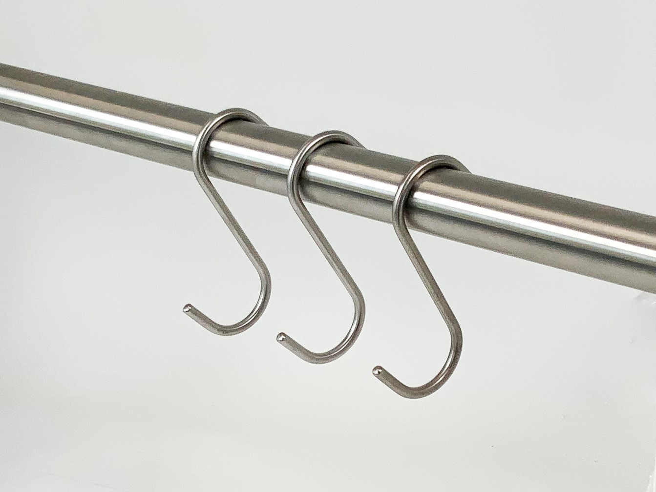 S-Haak gemaakt uit RVS-INOX.
