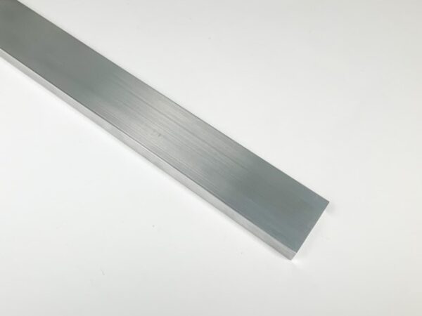 Strip in aluminium van Metaalstore. Wij zagen uw strip op maat.