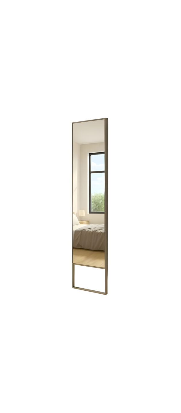 design spiegel muurzijde met reflectie.