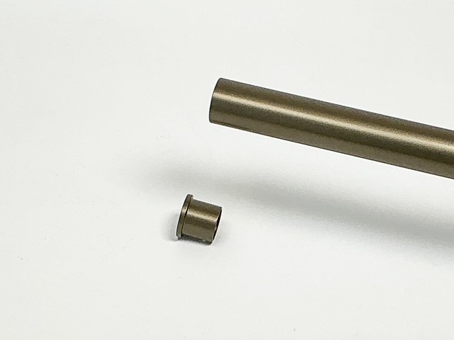 Eindkap metaal in de kleur brons. Geschikt voor buis diameter 35 mm. De eindkap in brons ligt los.